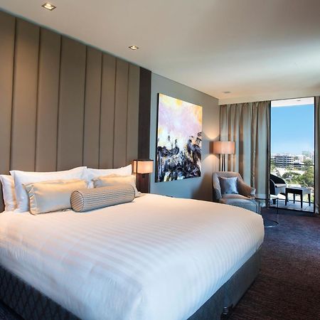 布里斯班甘巴罗酒店 外观 照片 A bedroom at the hotel