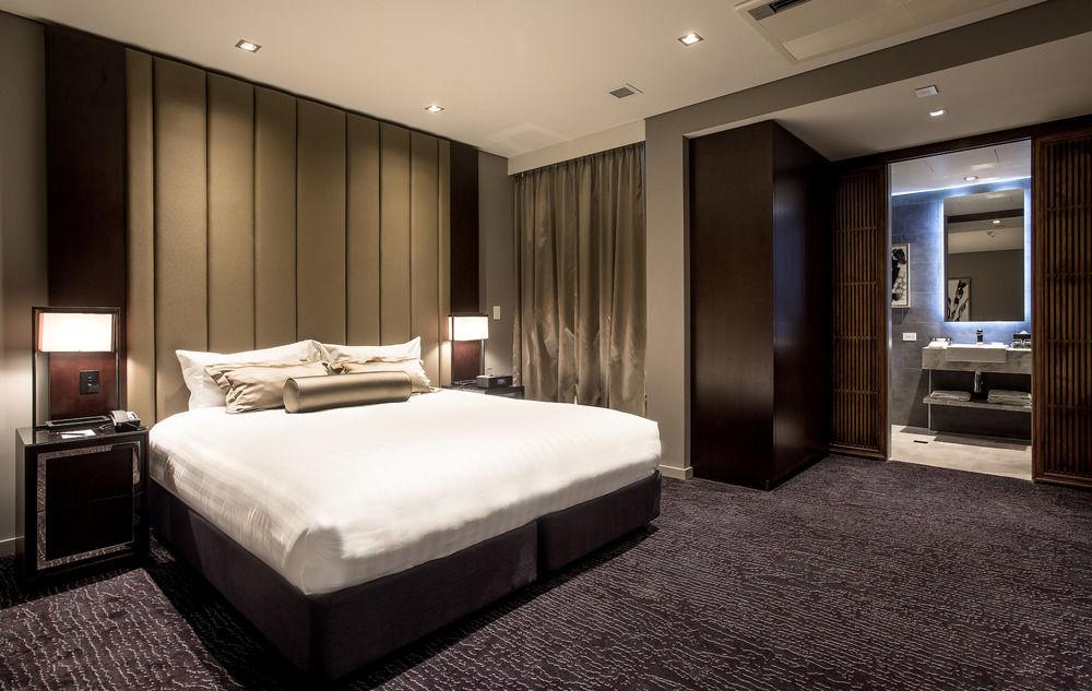 布里斯班甘巴罗酒店 外观 照片 A bedroom at the hotel
