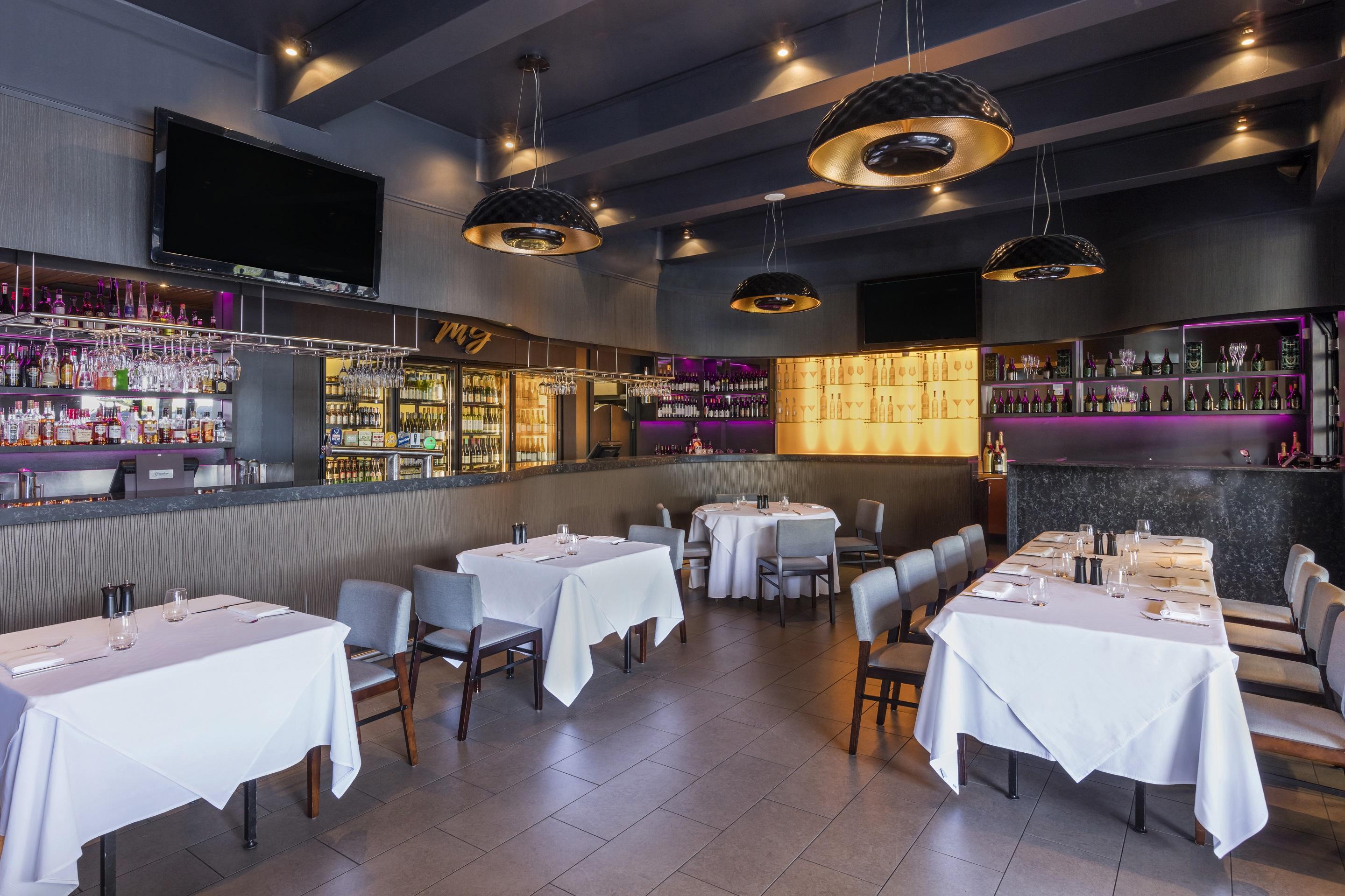布里斯班甘巴罗酒店 外观 照片 Interior of the restaurant