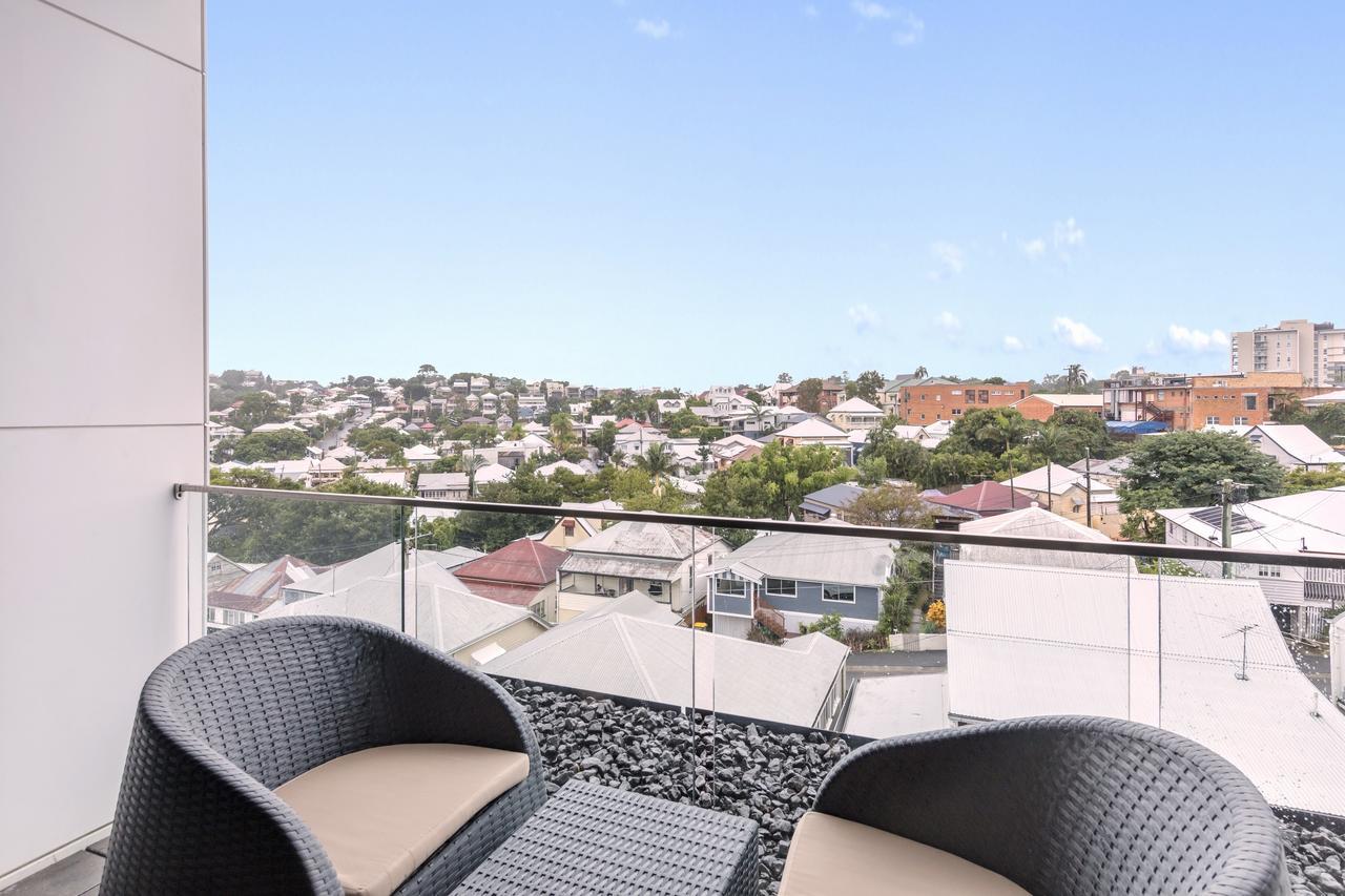 布里斯班甘巴罗酒店 外观 照片 A balcony